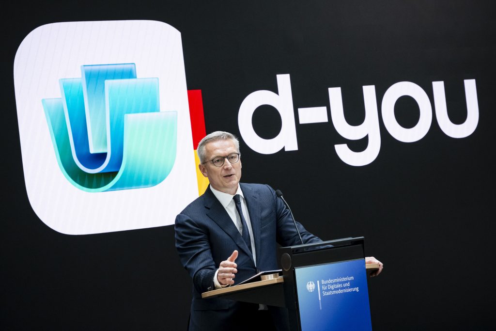 Spolkový ministr Dr. Wildberger představuje EUDI-Wallet: společnost sproof zastupuje Rakousko při německém uvedení na trh v Berlíně - Digitale Signatur